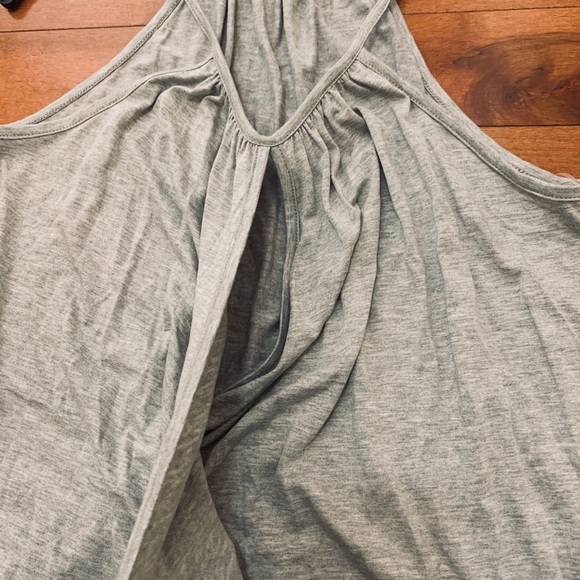 Bundle!!! Set of 3 Guess wrap style tank tops size small - Picture 4 of 6